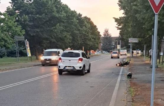 Arezzo, incidente tra moto: tre persone coinvolte