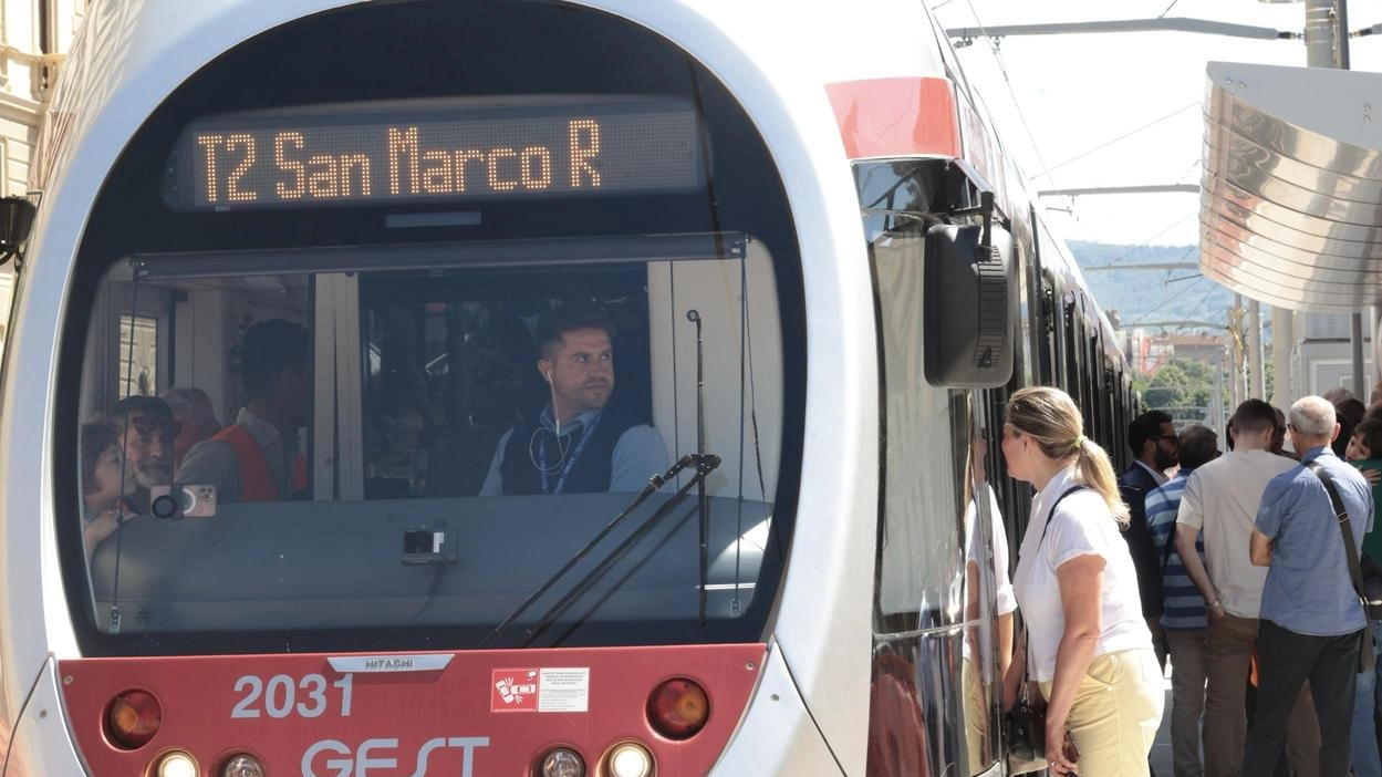 A dicembre il primo viaggio verso la piazza con i passeggeri. Preoccupa la pavimentazione davanti alla basilica: reggerà ai bus?.