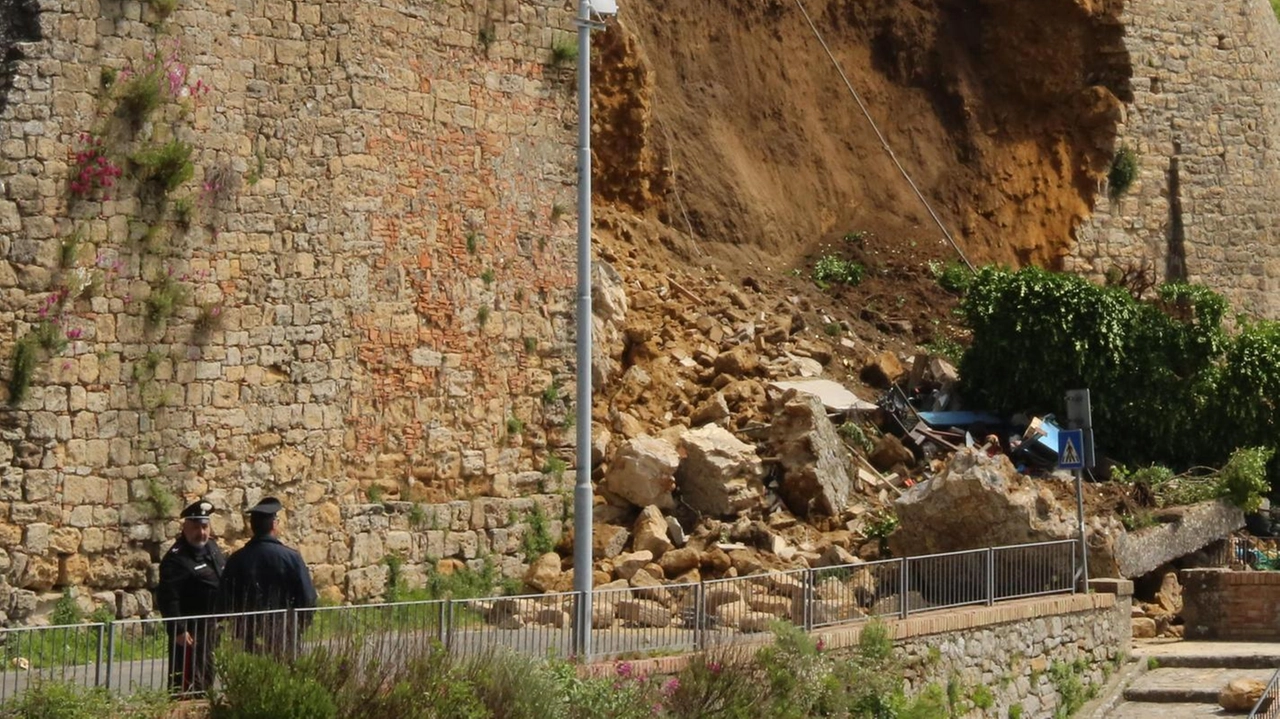 Al Comune di Fauglia 1,7 milioni in tre anni per i lavori di consolidamento e ristrutturazione dell’edificio delle Medie . Un quarto del totale a Volterra per Porta San Felice. A San Miniato per il Fontevivo 500mila euro. Il resto a Cascina, Calci e Vicopisano.