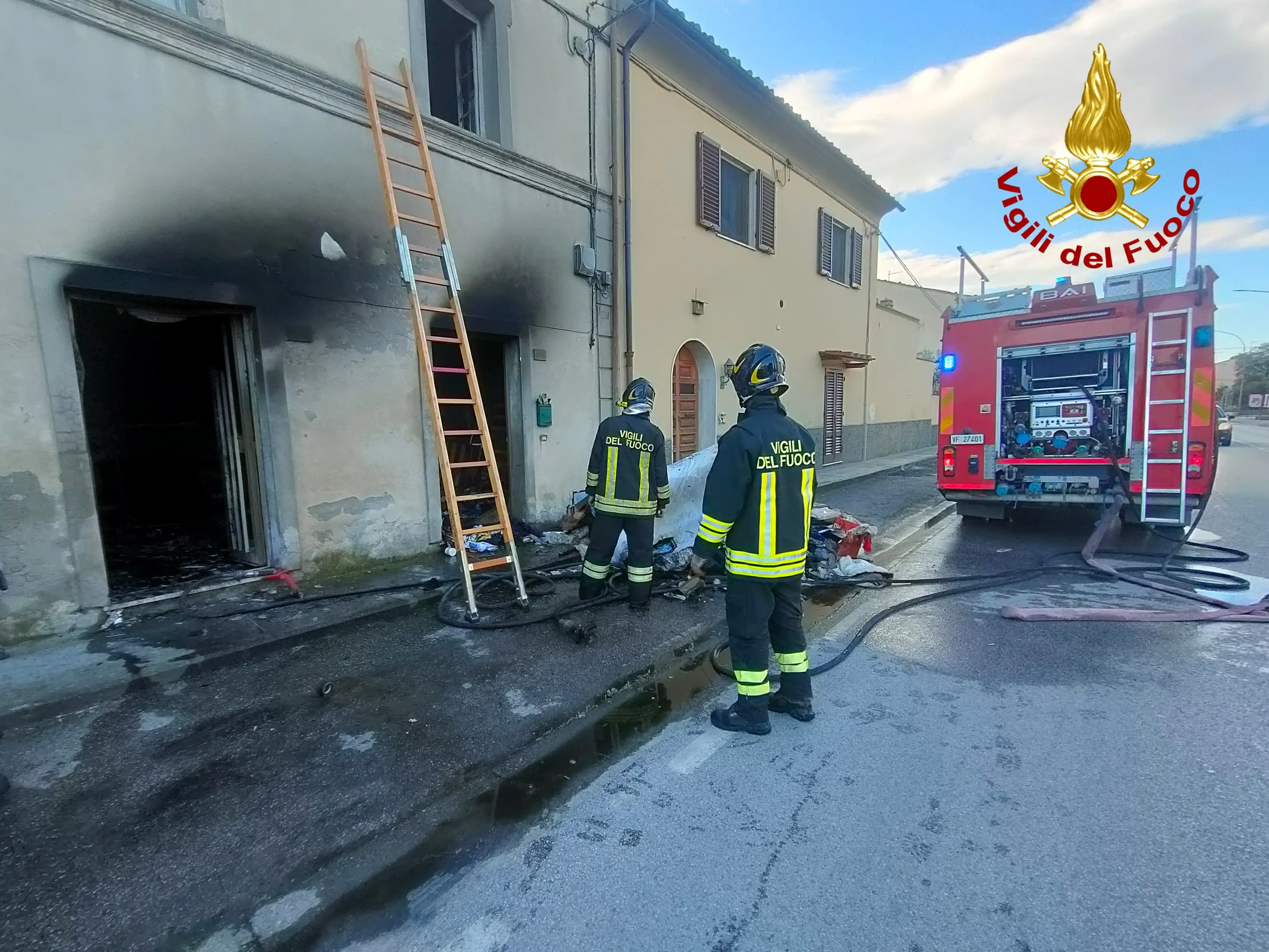 Cascina, incendio distrugge abitazione sulla Tosco Romagnola