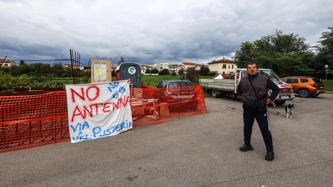 Antenne in via Val Pusteria. Il comitato lancia l’allarme: “Il cantiere apre domani”