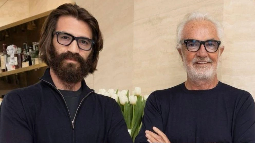 Leonardo Maria Del Vecchio assieme a Flavio Briatore dopo l’accordo raggiunto