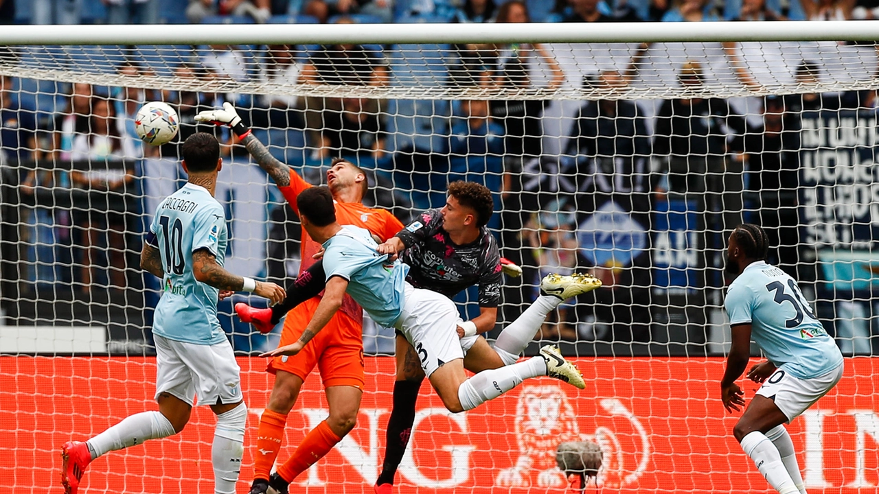 Lazio-Empoli, il gol dello 0-1 di Esposito