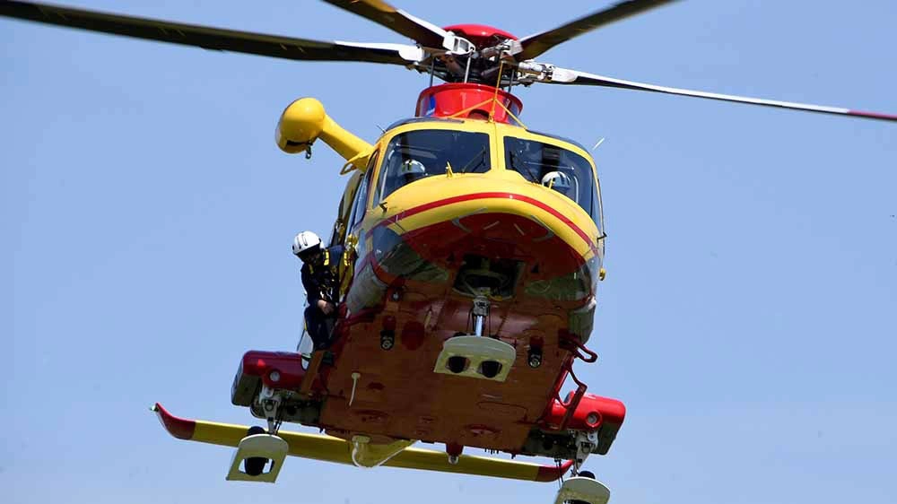 Il più grave portato in elicottero a Siena in codice rosso, ferita anche una diciottenne