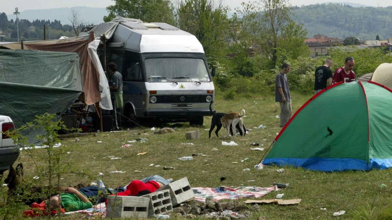 Un rave: alla festa non autorizzata che si è svolta nel fine settimana a Palazzuolo hanno partecipato circa 500 persone