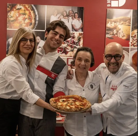 Nozze d’argento per la pizzeria 'O Scugnizzo: a San Valentino un party speciale