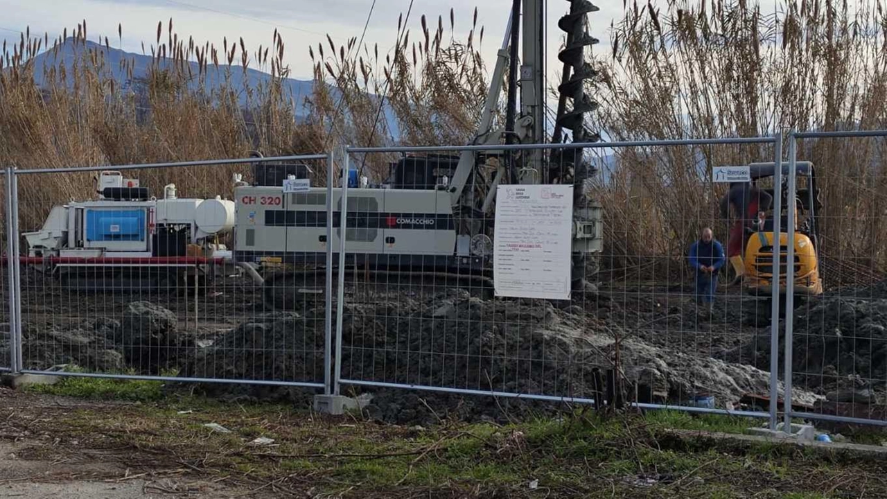 Il cantiere lato Viareggio dove sorgerà la nuova sede della «Pietrasanta Sviluppo»