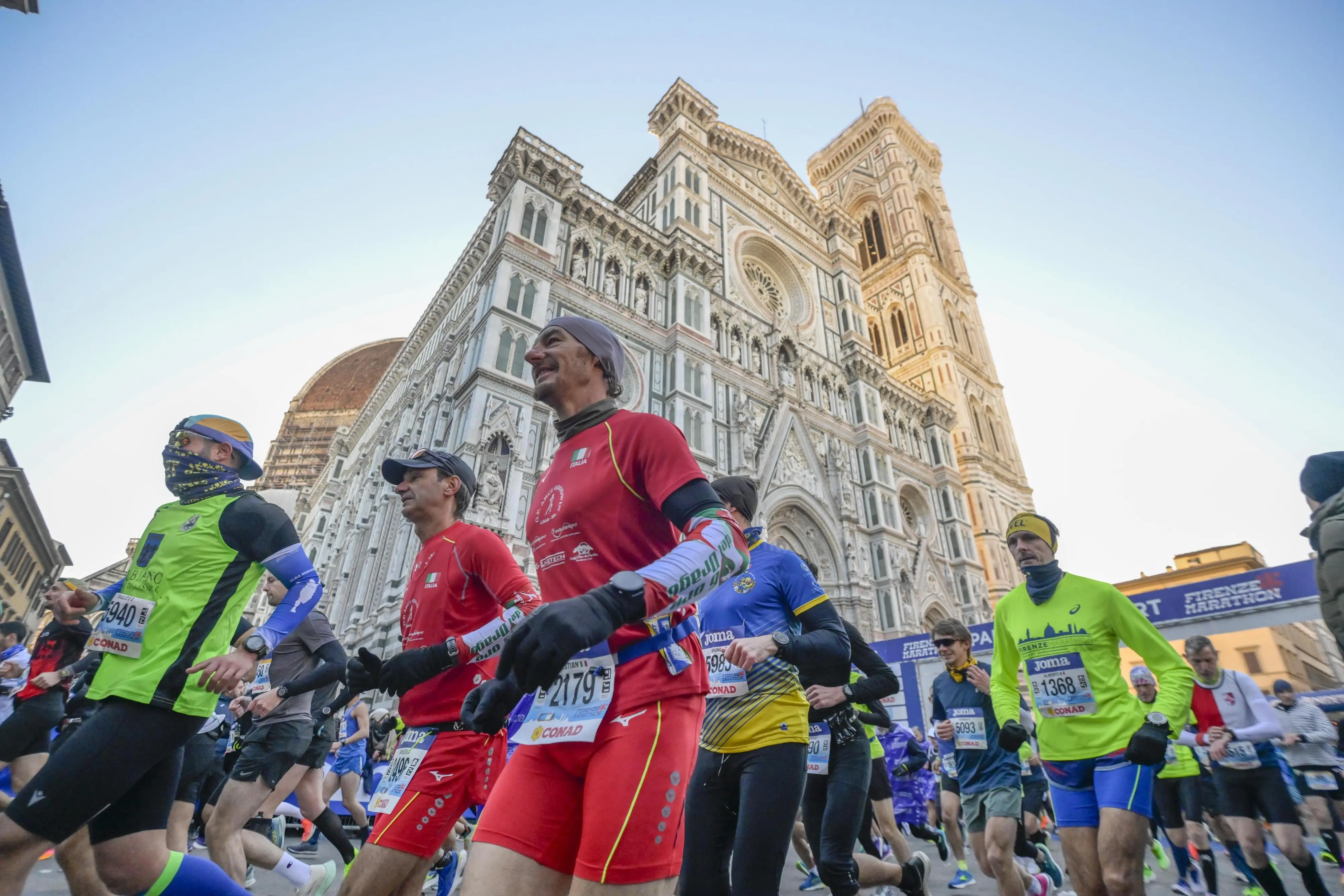 La Marathon spegne 40 candeline. Undicimila podisti alla partenza. Bus e viabilità, mini rivoluzione