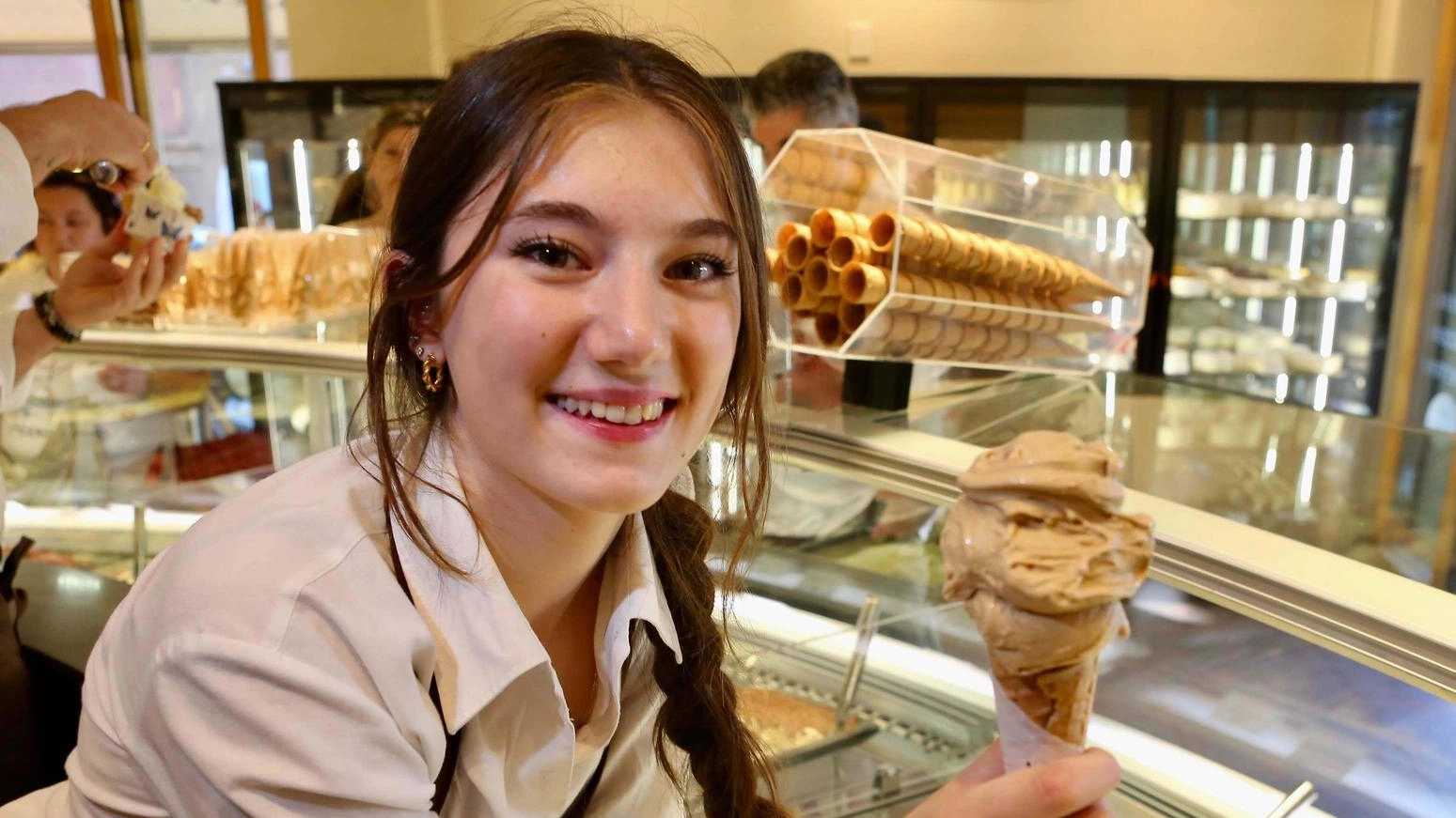Aumentano i consumi di gelato e i prezzi: negli ultimi tre anni, in Italia, i listini sono rincarati del 29,6%....
