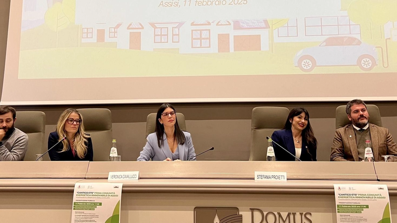 La presentazione pubblica della prima Comunità energetica rinnovabile (CER) di Assisi promossa dall’amministrazione comunale insieme ad enti e associazioni della città