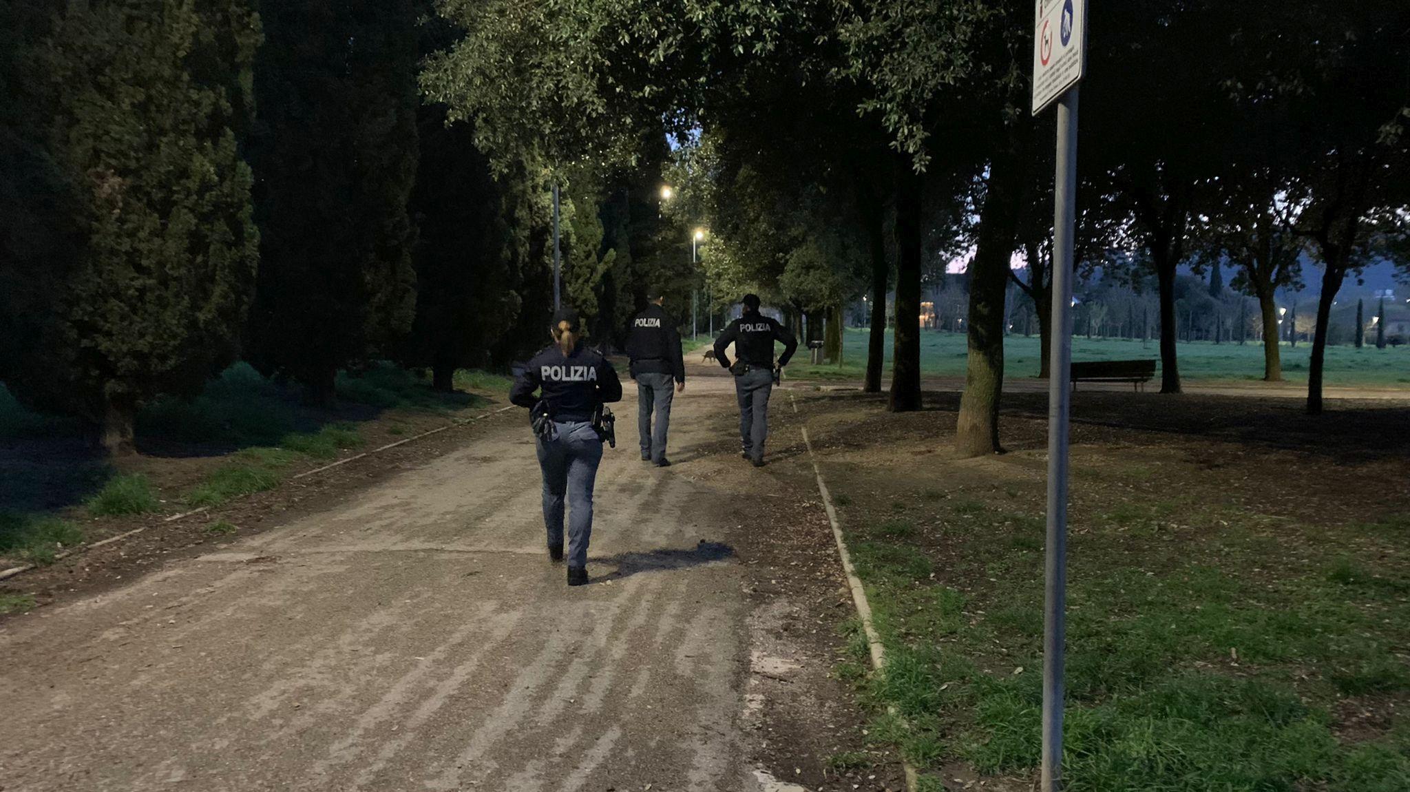 Terrorizzano i coetanei con la pistola: identificati e denunciati due baby rapinatori