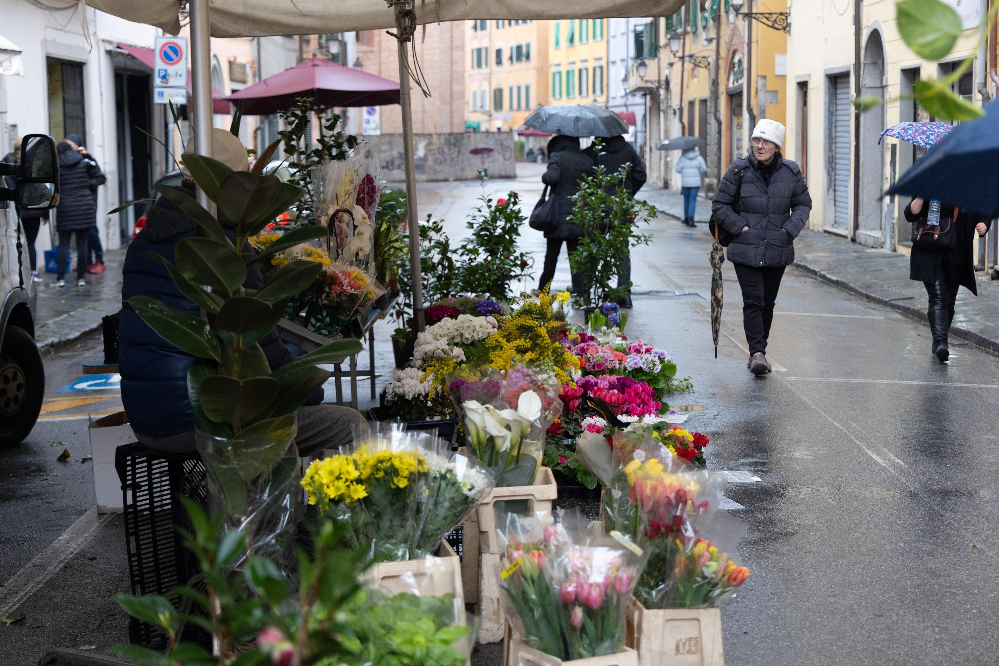 Spostamento del mercato, rebus location. Petizione dei negozianti: “Costretta a chiudere”