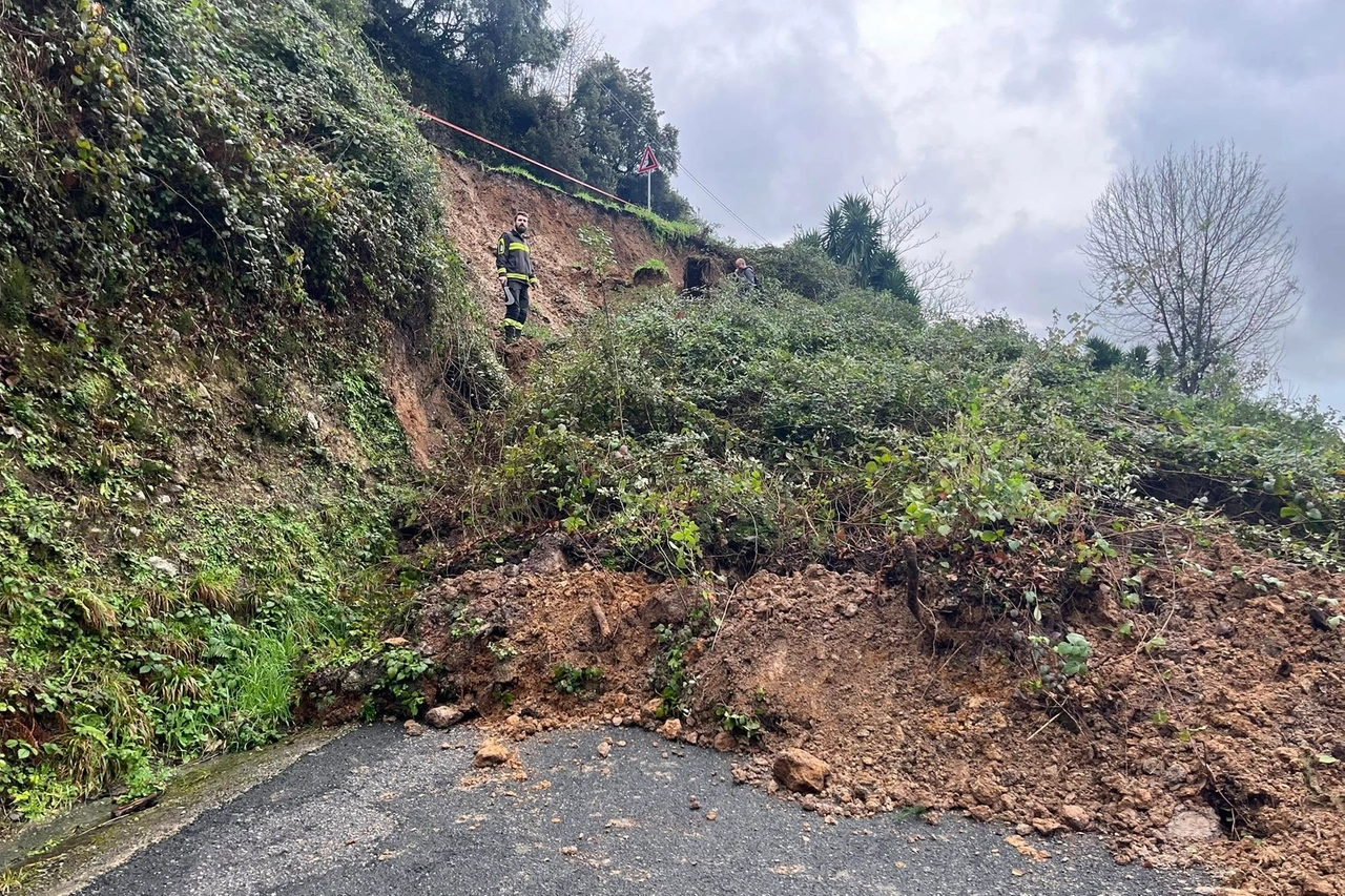 Frana a Vietina, strada chiusa e frazione isolata