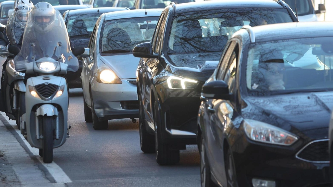 I consiglieri di minoranza a Pieve a Nievole esprimono preoccupazione per la nuova viabilità e il traffico in alcune zone del paese. Problemi segnalati da residenti non ancora risolti dall'amministrazione.