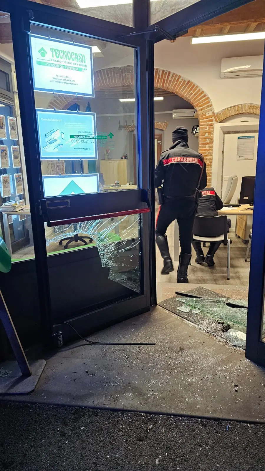 Entra per rubare, i carabinieri lo sorprendono e lo arrestano