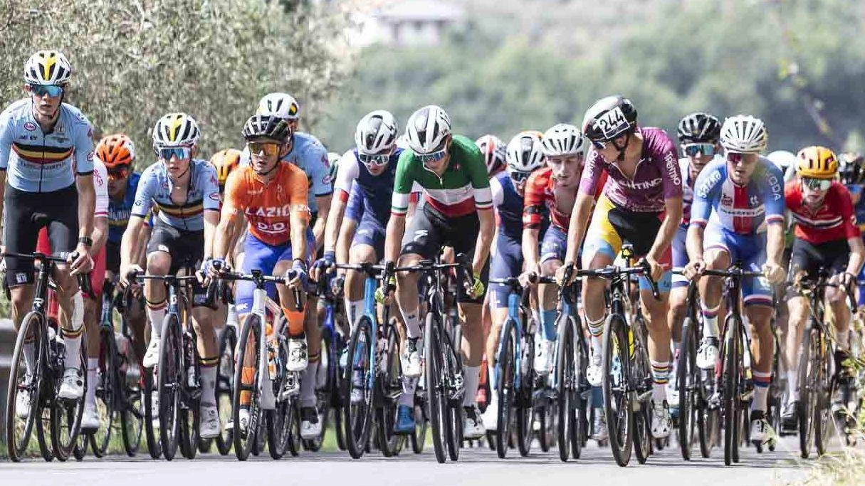 Dopo la prima giornata sono rimasti in gruppo 144 ciclisti