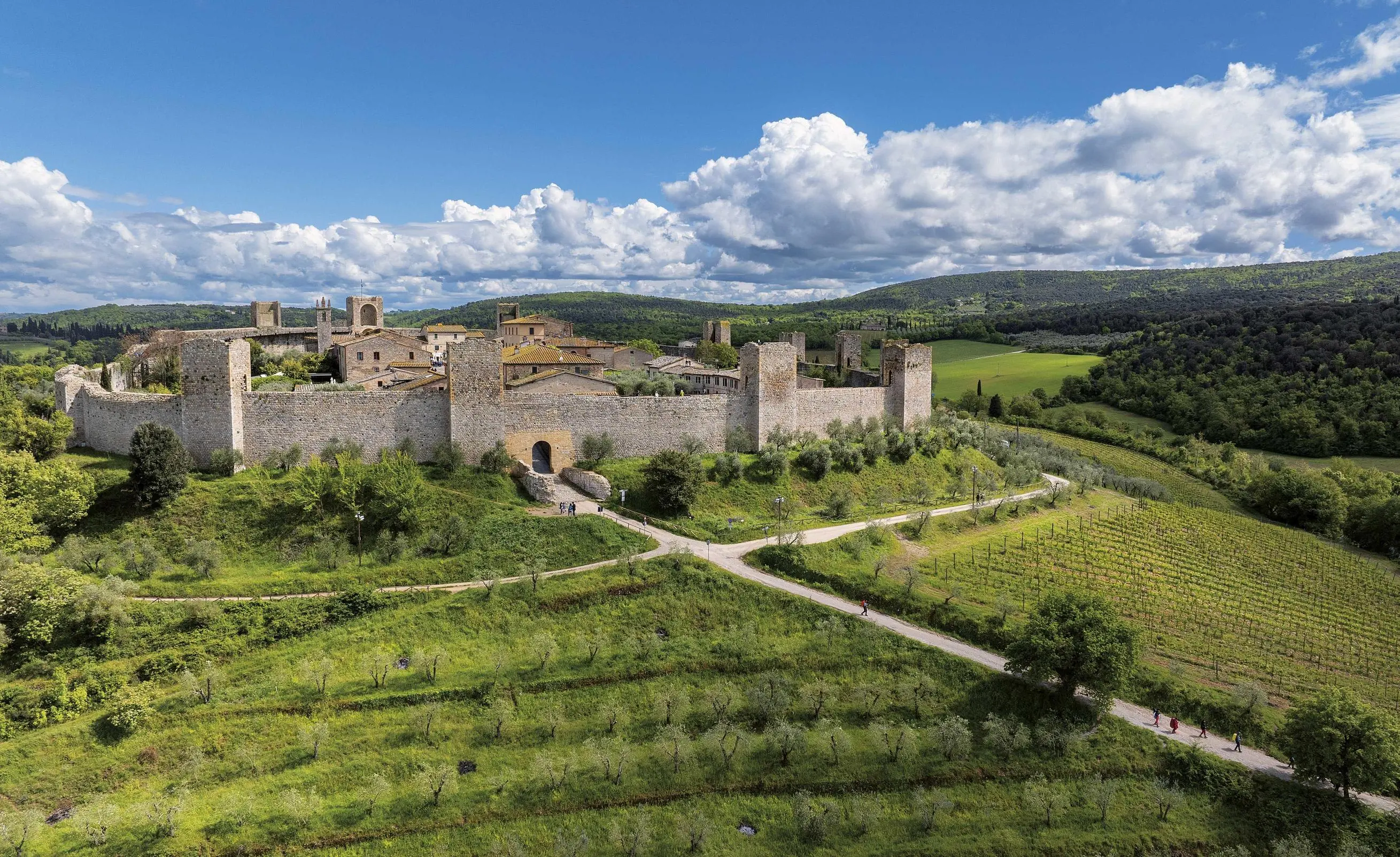 Lungo la Via Francigena. Un itinerario di bellezza e armonia, ’In cammino verso il Giubileo’