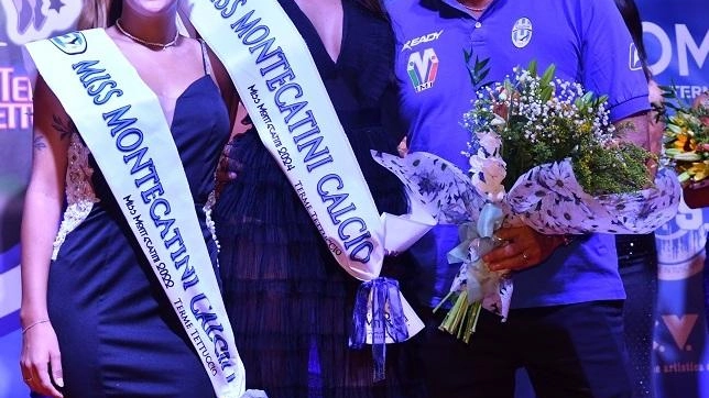 Nella suggestiva cornice delle Terme Tettuccio si è svolta la prima semifinale di Miss Montecatini 2024, con Margherita Pisani che si aggiudica la fascia di Miss Montecatini Calcio. Ora si preparano per la finalissima dell'8 settembre altre otto concorrenti di grande bellezza e carisma.