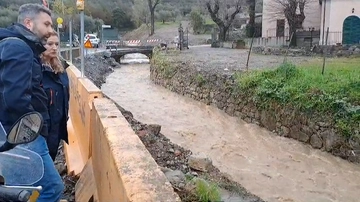 Il maltempo si abbatte su Prato. Strade chiuse e allagamenti