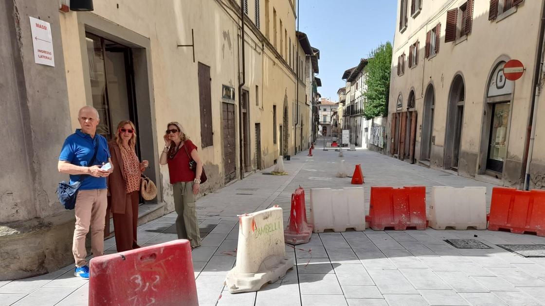 Cambia il centro: nuova pavimentazione in via Piero della Francesca
