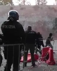 Scontri ultras dopo Siena-Livorno. Perquisizione e arresto a Massa