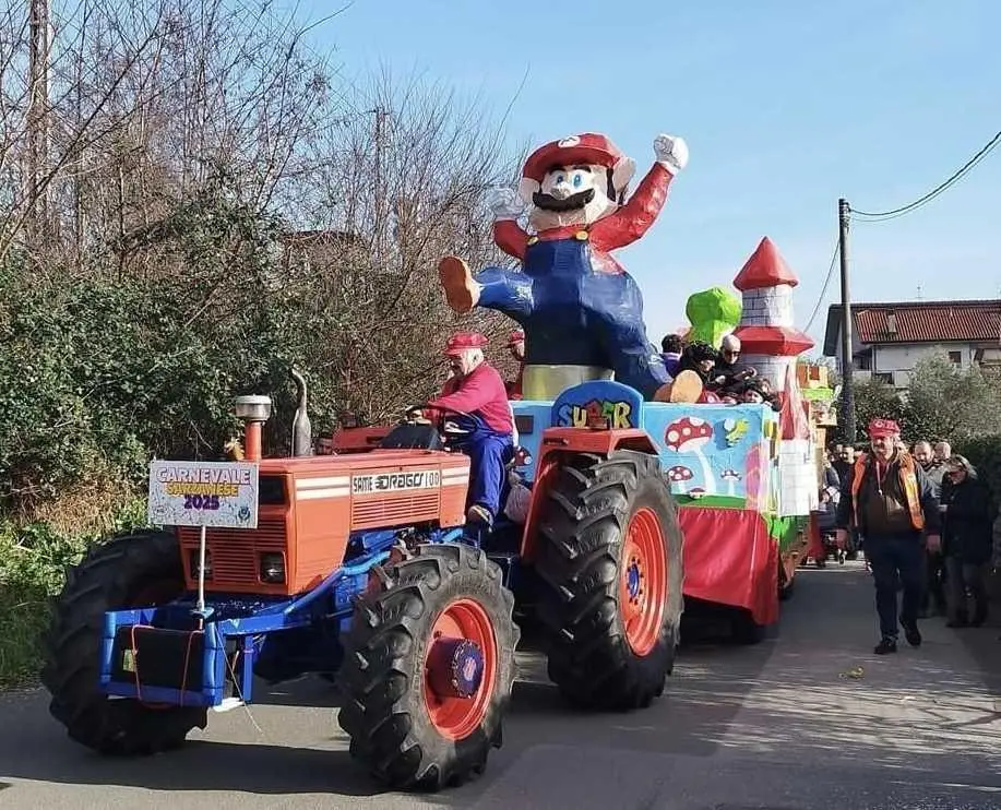 I giorni dei coriandoli e dell’allegria. Super Mario Bros e Inside Out ispirazione per i carri allegorici