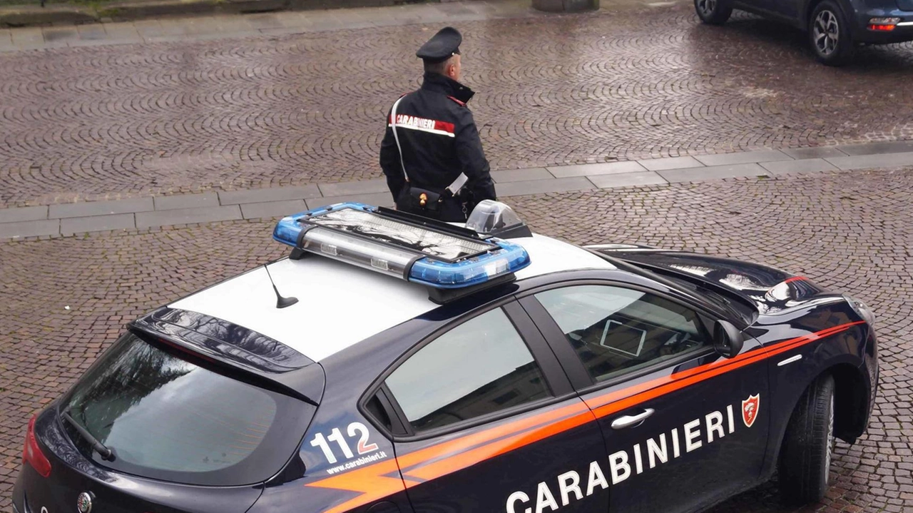 I Carabinieri sono stati allertati dalla chiamata di una vicina di casa dell’anziana