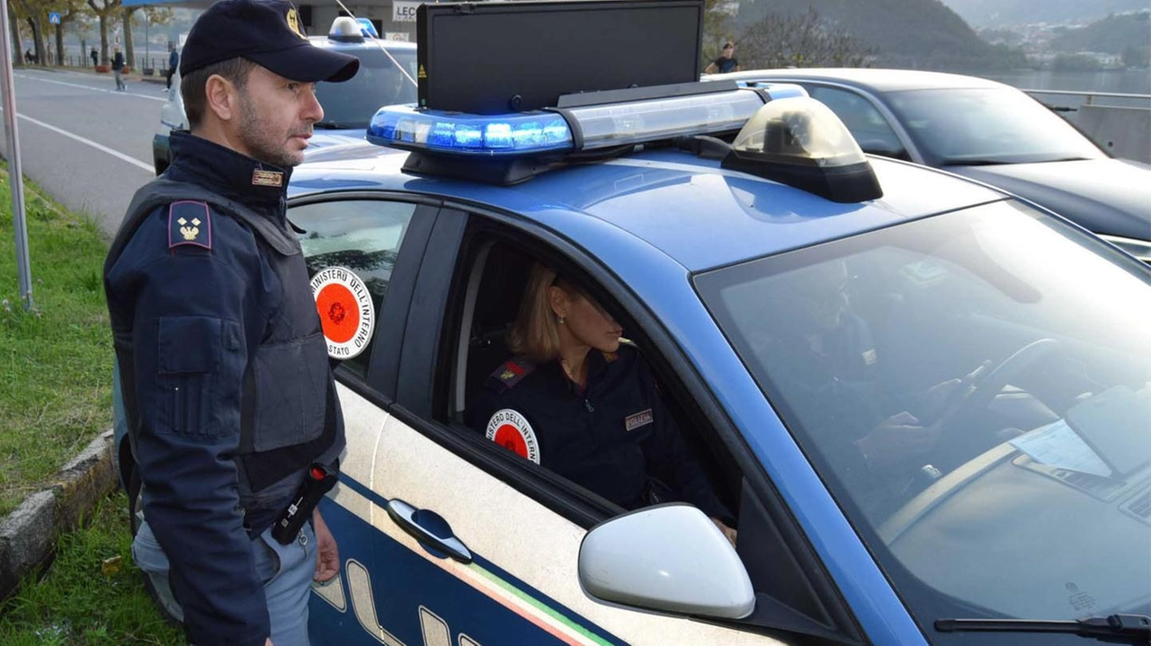 All’arrivo della polizia, dei carabinieri e della municipale i contendenti, una decina in tutto, si erano dati alla fuga a piedi, facendo perdere le loro tracce