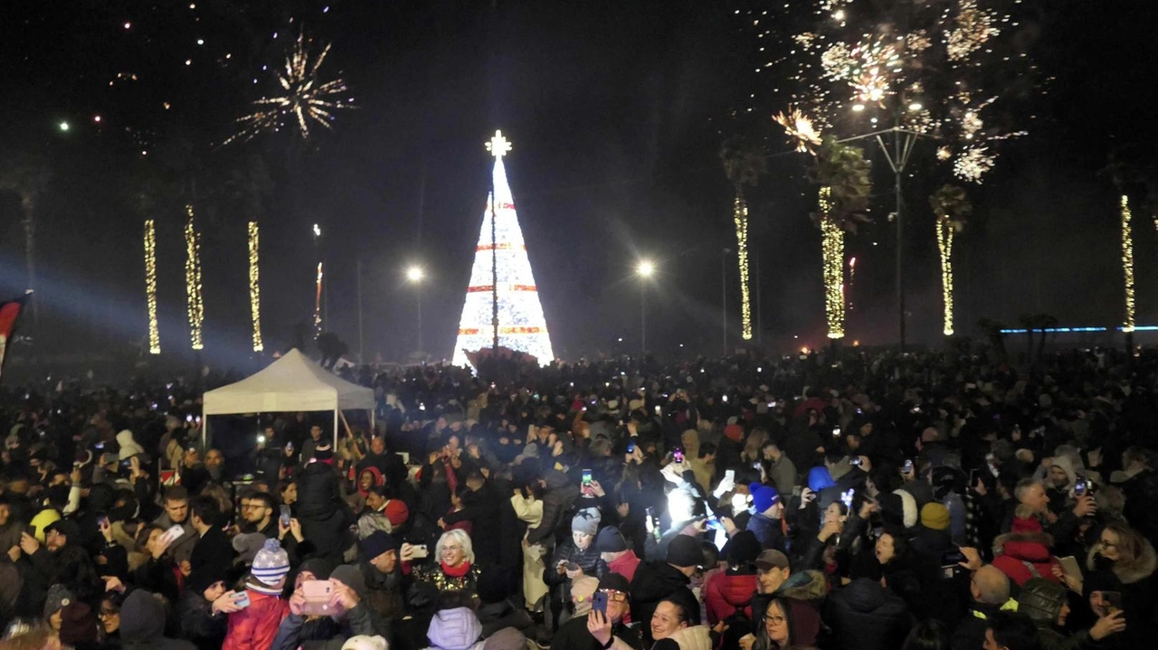 San Silvestro vista mare quello che stasera animerà Piazza Mazzini con dj e musica