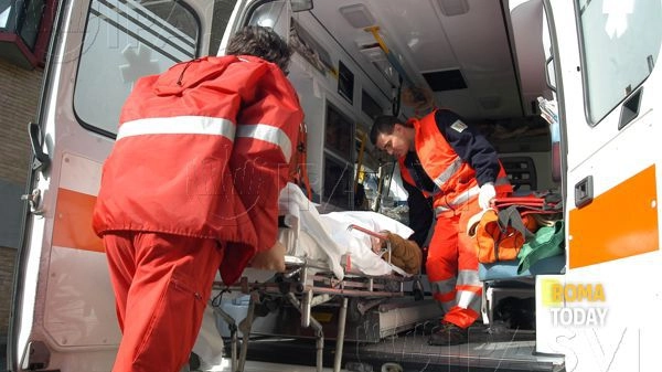 Sul posto sono intervenuti i sanitari del 118 (Foto di repertorio)