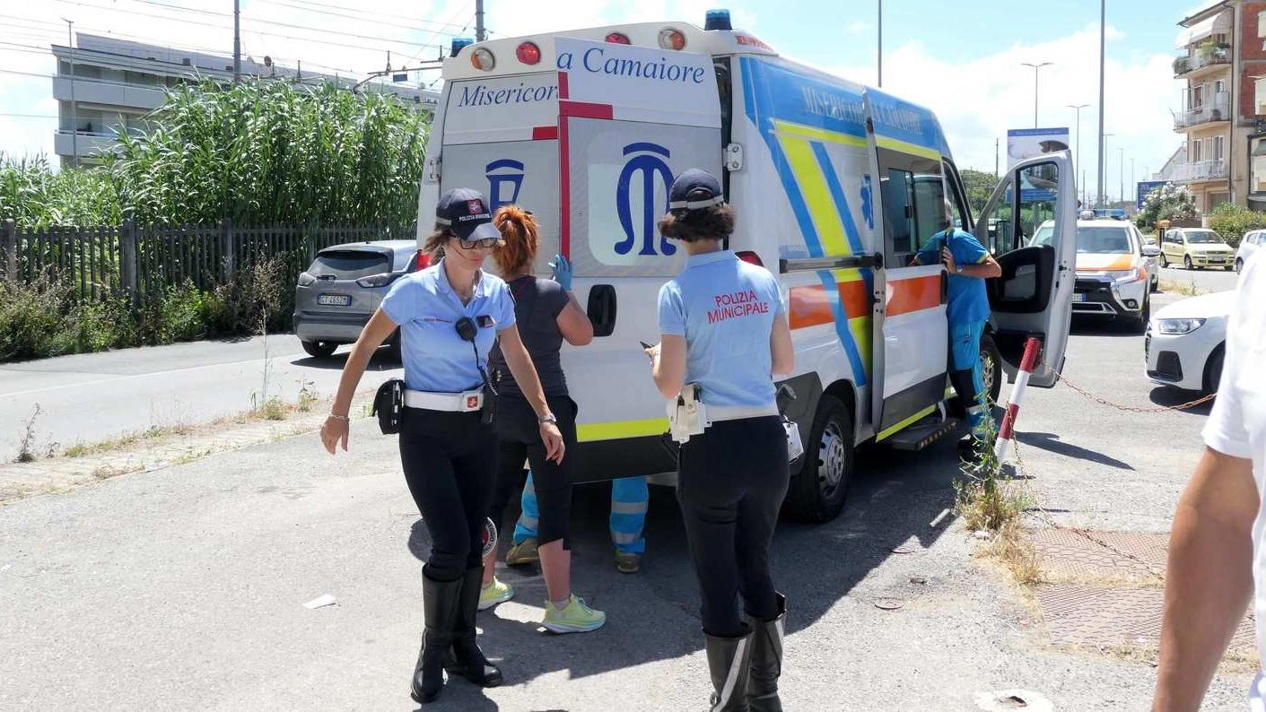 L'ambulanza arrivata sul posto (foto Umicini)