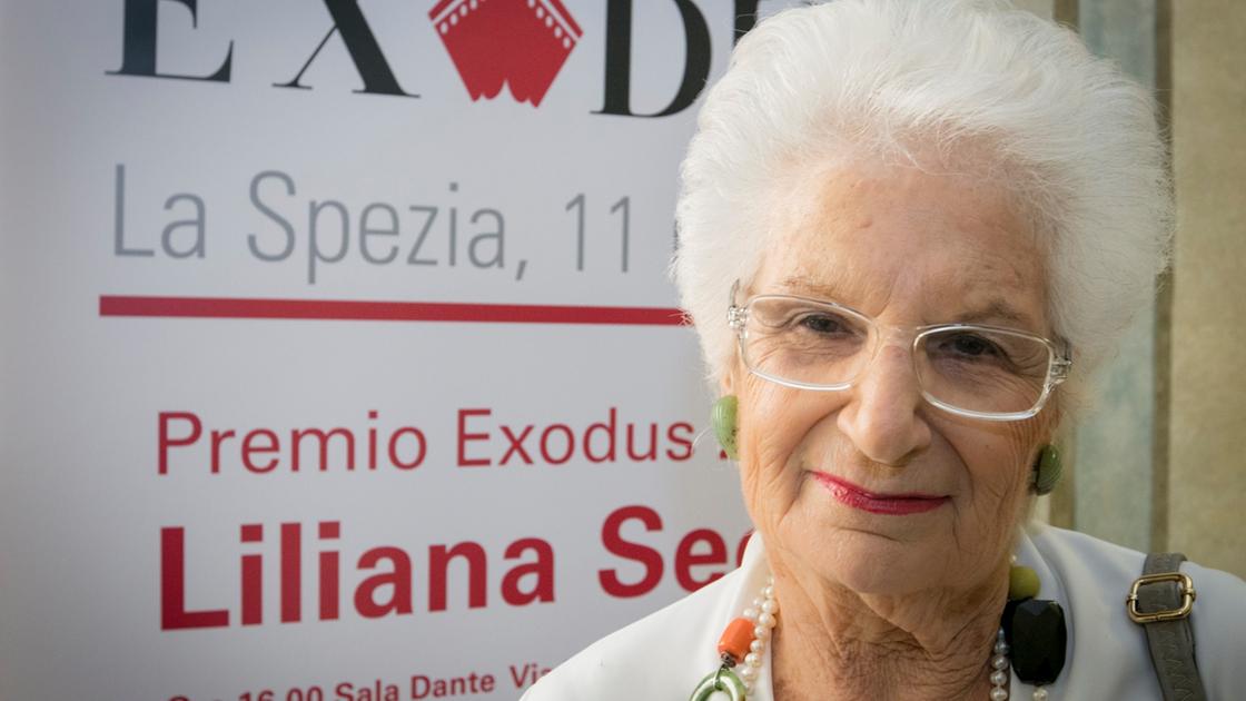 Spezia, insulti a Liliana Segre per la proiezione di un film. La condanna del sindaco