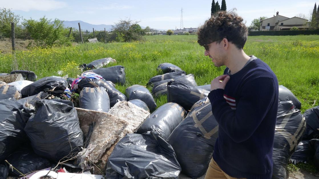 I pendolari dei sacchi neri. I rifiuti da Prato portati a Pescia