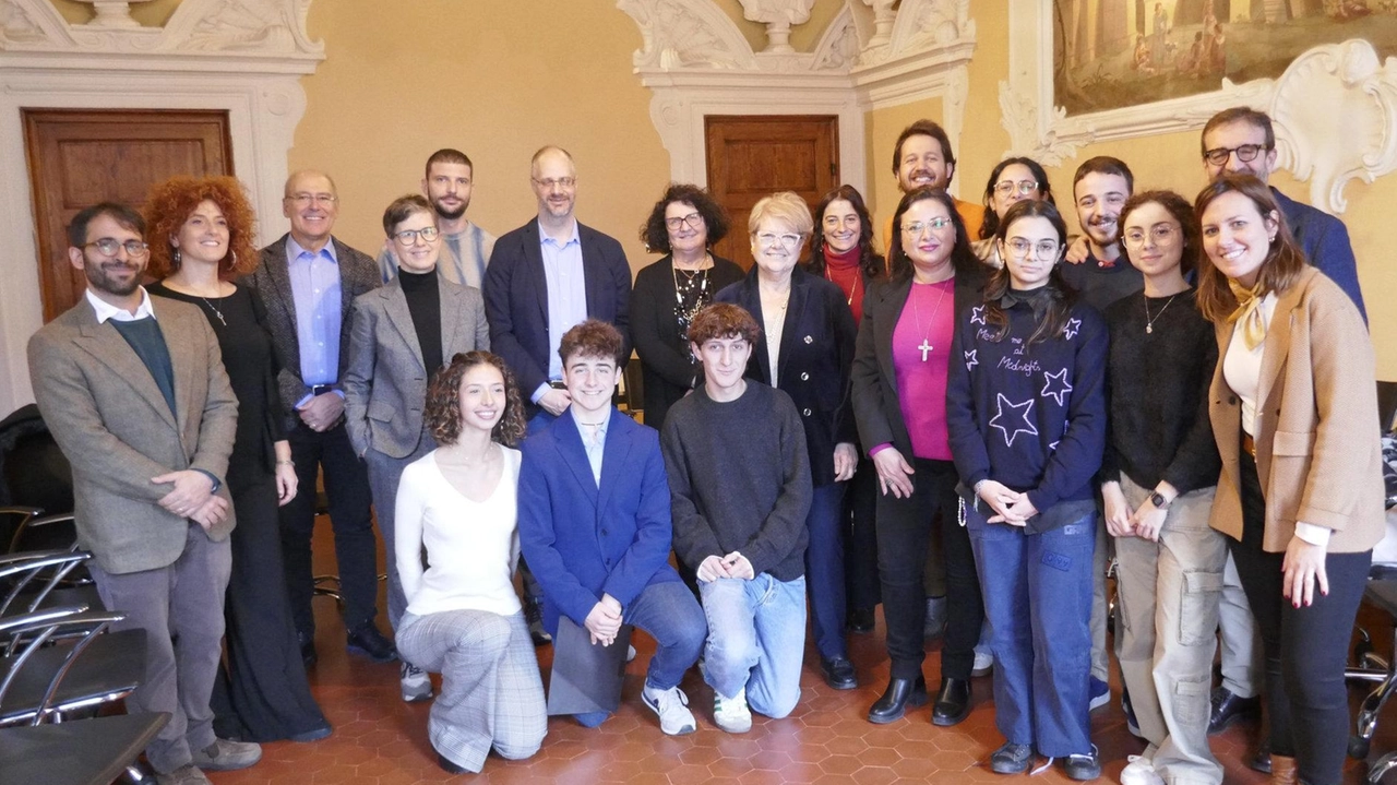 Fondazione CariPrato, auguri alla città attraverso la testimonianza dei giovani. Presenti anche gli studenti del Livi. Progetto "Quarto Anno", bando aperto.