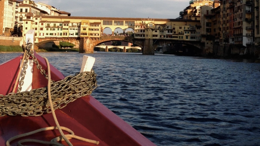 Il 16 e 18 luglio immersione nel centro storico, sulle orme di Dante e Boccaccio e percorso sull’Arno per godersi Firenze da una prospettiva unica