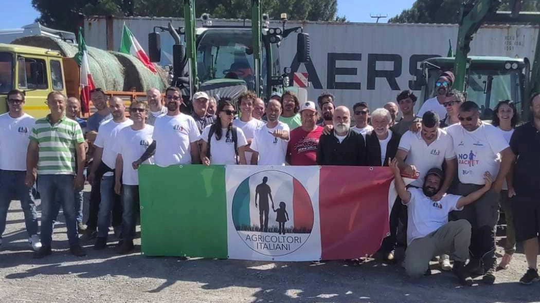 Agricoltori, protesta a sorpresa: "Il Governo non ci ascolta. Siamo stati presi in giro"