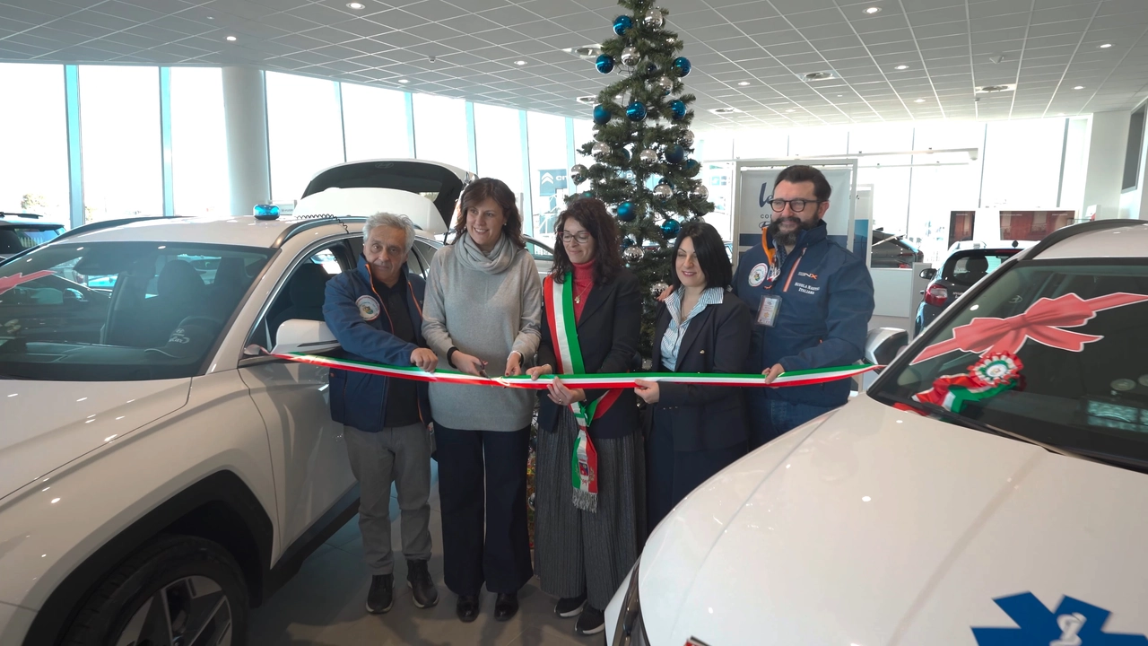 Il regalo di Natale per gli angeli dei trapianti: due auto per il trasporto di midollo osseo