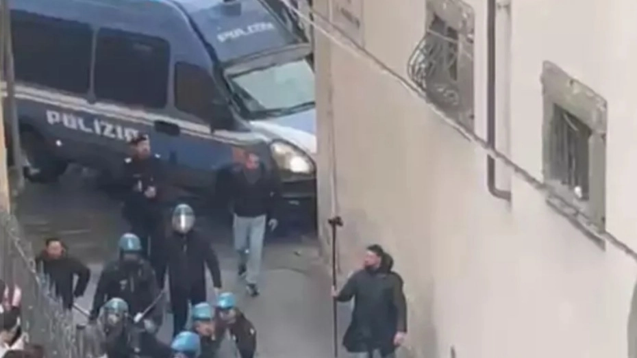 La notifica della Procura dopo le indagini della polizia. Gli scontri al corteo pro Palestina del 23 febbraio scorso