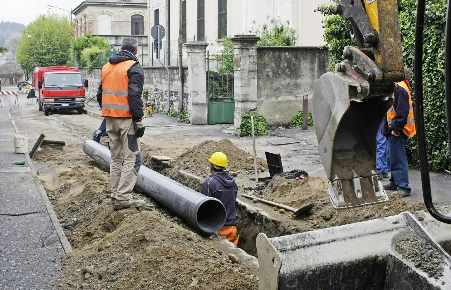 Il maxi-cantiere sulla strada 436. I lavori si spostano sul metanodotto