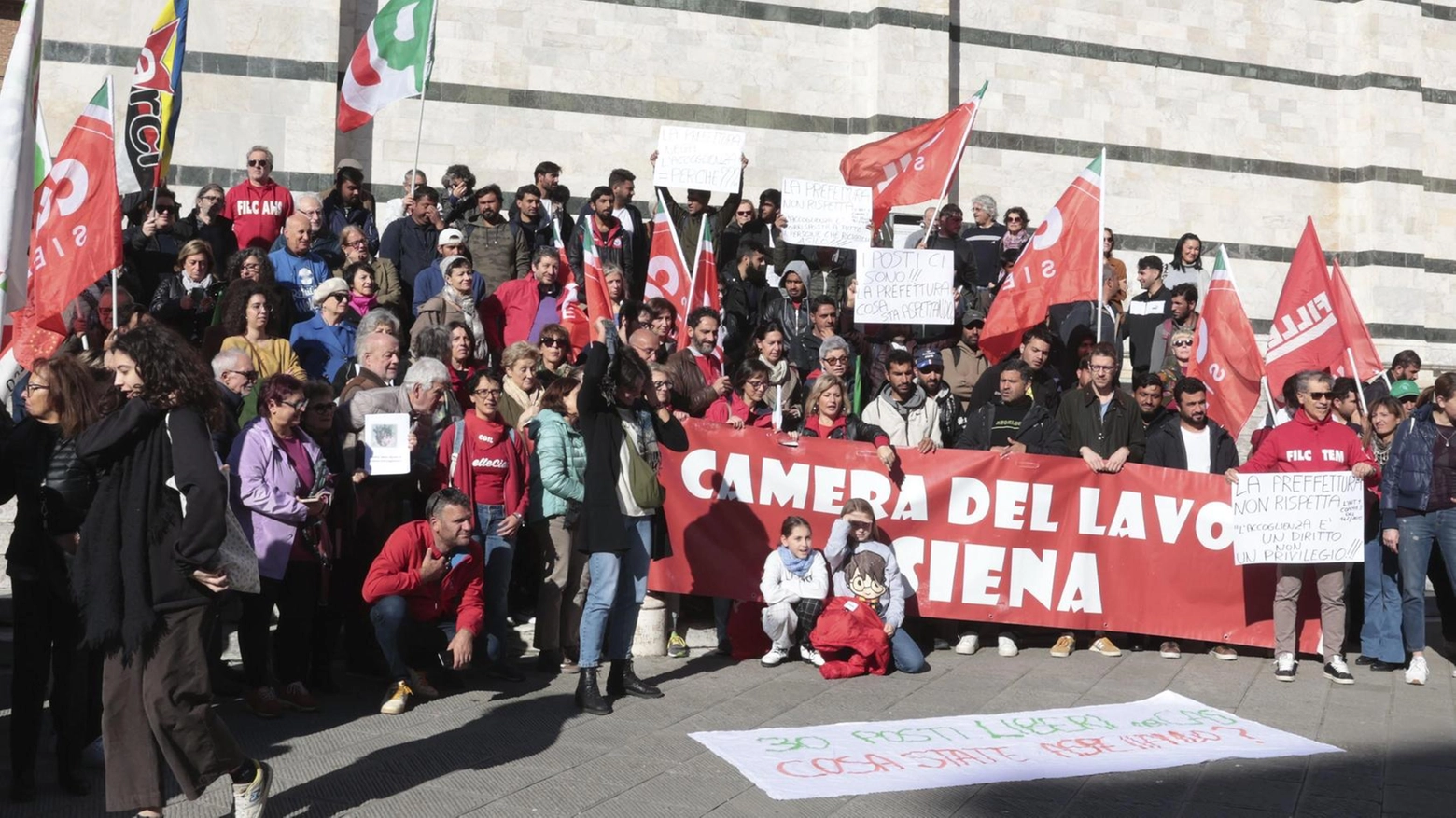 In piazza per i pakistani. Il circolo di Arci e Pd li ospita per due notti dopo lo sgombero