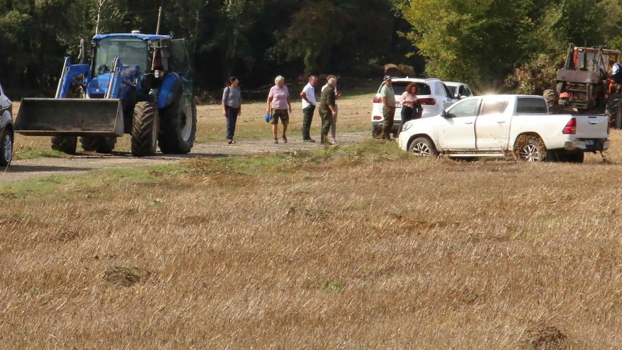 Proseguono senza sosta le ricerche dei dispersi dopo l'esondazione del fiume Sterza a Montecatini Val di Cecina. Squadre specializzate e volontari cercano nonna e nipote dispersi da sei giorni.