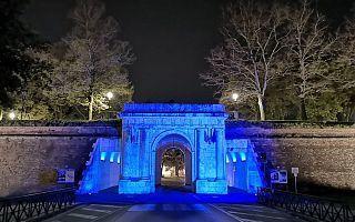 “Baby Loss Awareness“. Porta Elisa si illumina di rosa e di azzurro