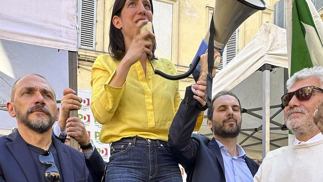 Elly Schlein in piazza Indipendenza