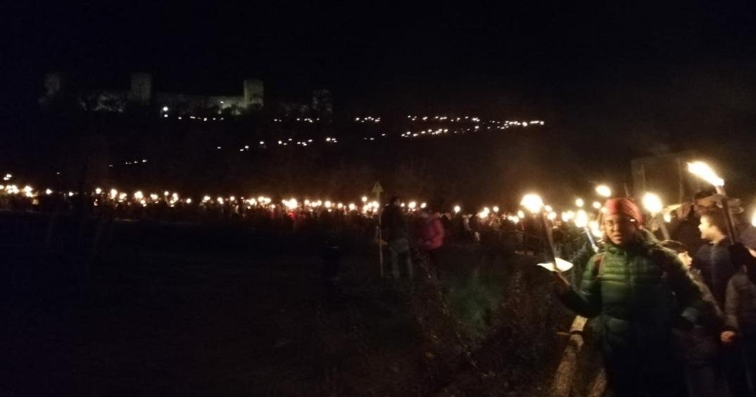 Monteriggioni, torna la fiaccolata di Natale nella notte della vigilia