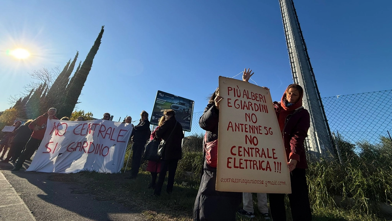 La protesta dei residenti a Castello (Fotocronache Germogli)