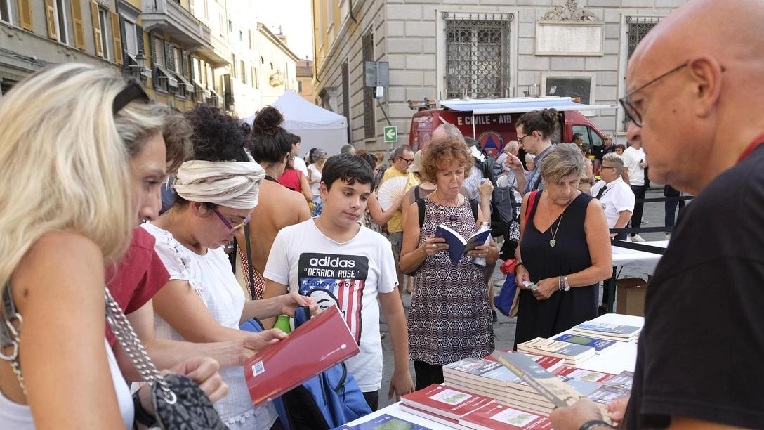 La parola chiave illustrata dalla curatrice della rassegna Benedetta Marietti. Bagno di folla per l’epistemologa Mortari che ha tenuto la lectio inaugurale.