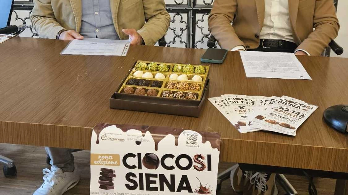 Ciocosì, golosi in Piazza del Campo. Siena regno del cioccolato d’autore