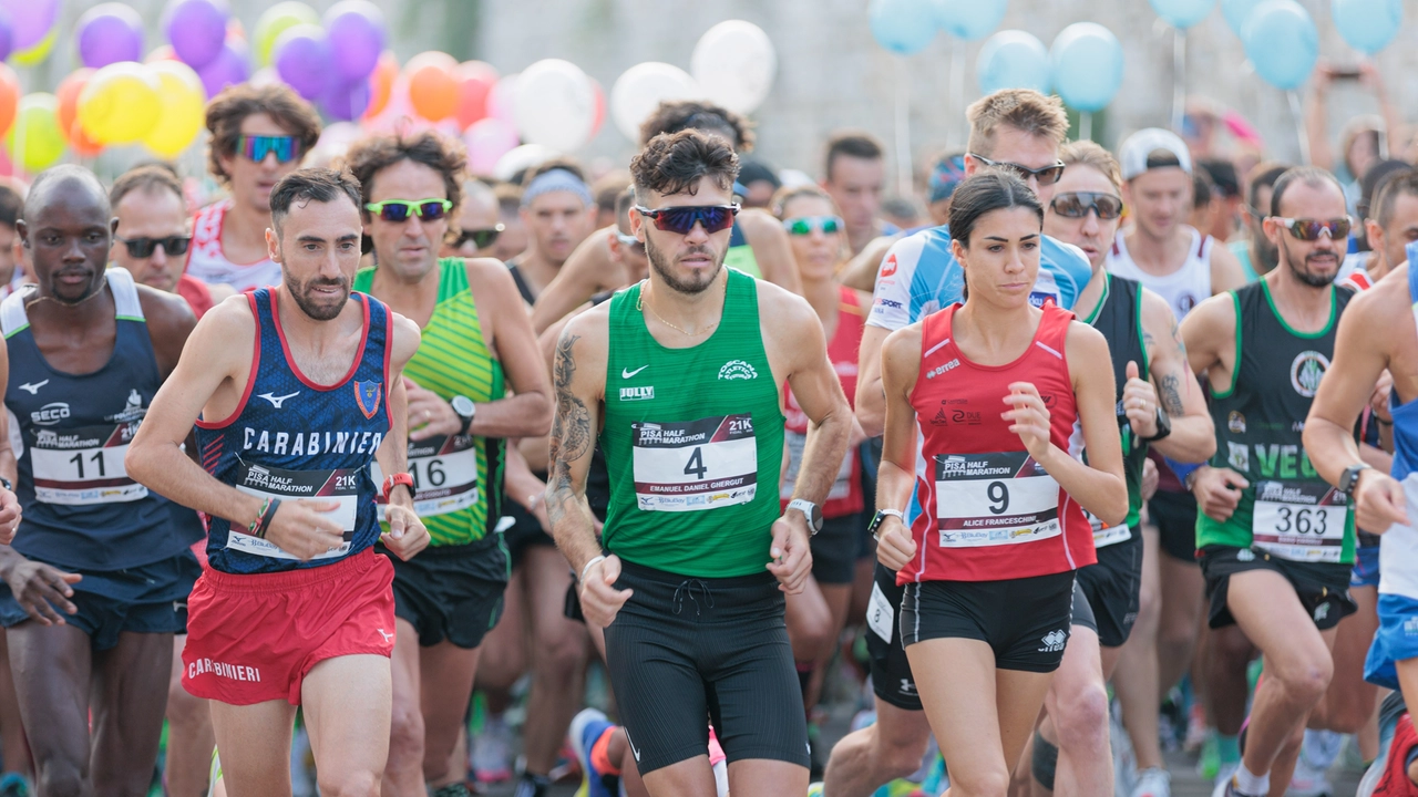 Una maratona a Pisa (foto Del Punta/ Valtriani)