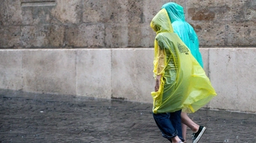 Allerta meteo in Toscana: parchi, scuole, eventi annullati. I provvedimenti dei comuni