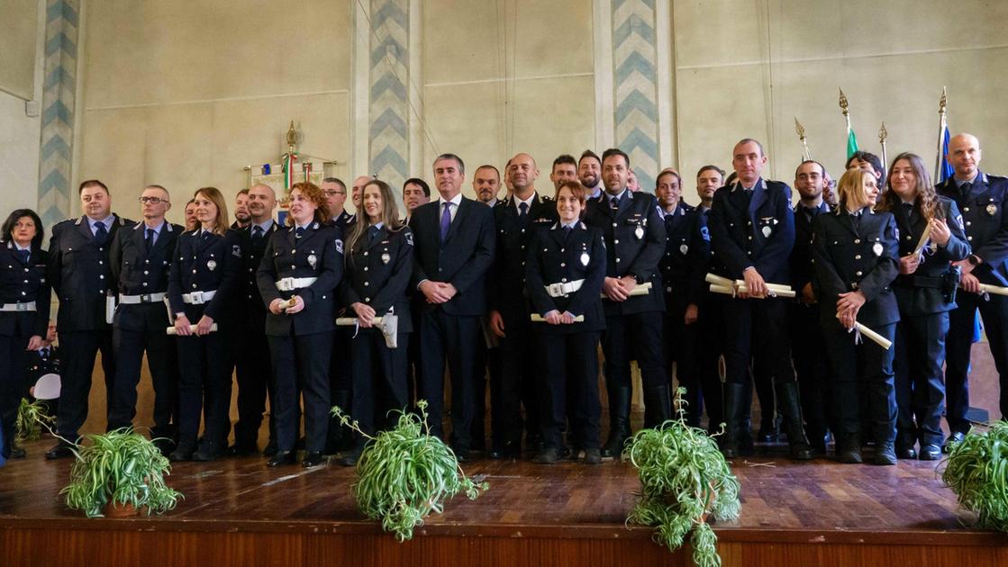 https://www.lanazione.it/image-service/view/acePublic/alias/contentid/OWFiNTg4NWEtZjlhNC00/0/polizia-locale-in-prima-linea-oltre-1300-incidenti-rilevati-giro-di-vite-su-rifiuti-e-droga.jpeg?f=16:9&w=1200&h=630